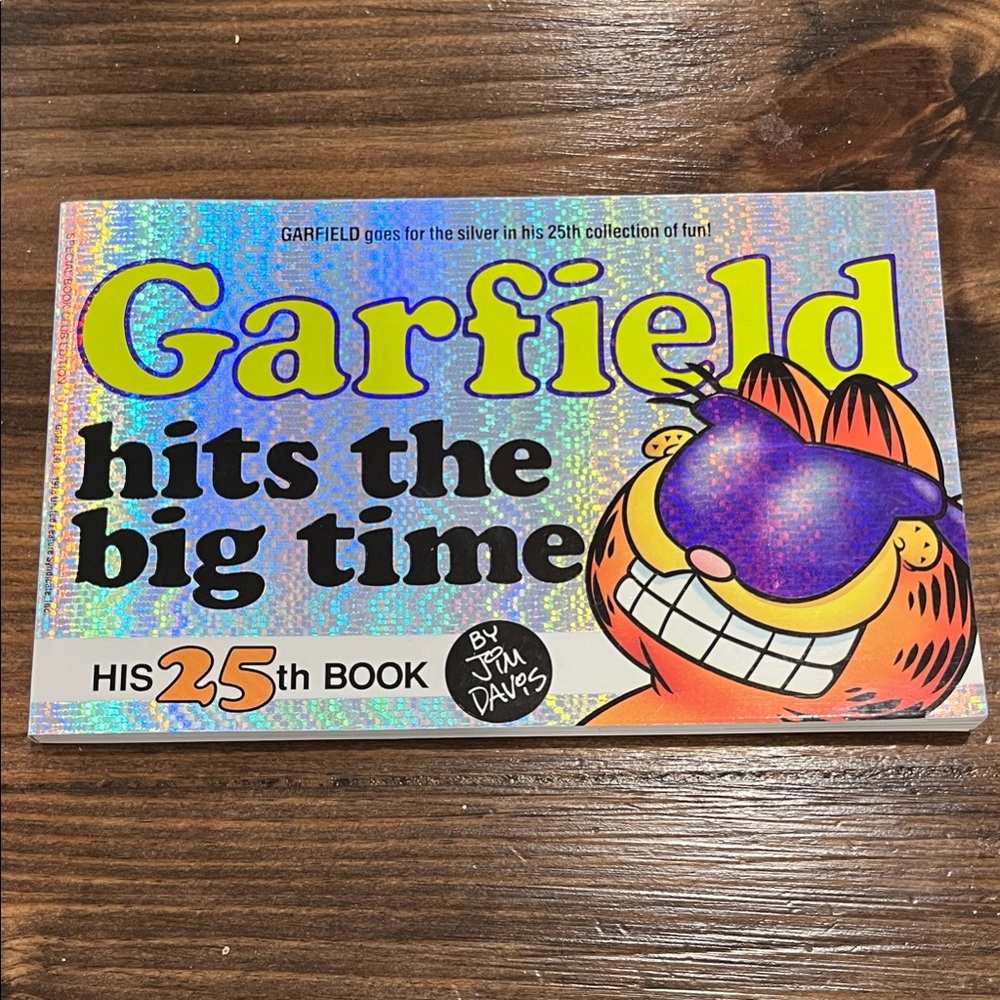 Garfield Hits the Big Time Paperback Holographic Comic Book Jim Davis
